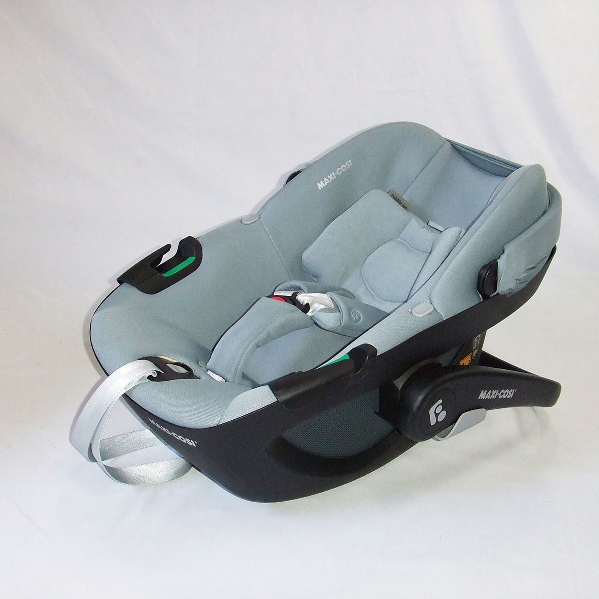 【新品未使用】マキシコシ チャイルドシート マキシコシ チャイルドシート ペブル FamilyFix セット