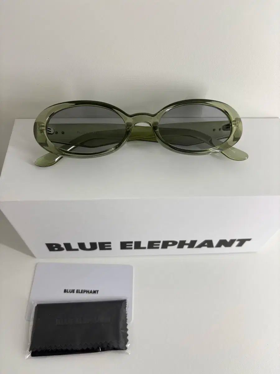 サングラス BLUE ELEPHANT FERIK-S 5SH117 BLUE ELEPHANT ブルーエレファントサングラスの通販 by おっ
