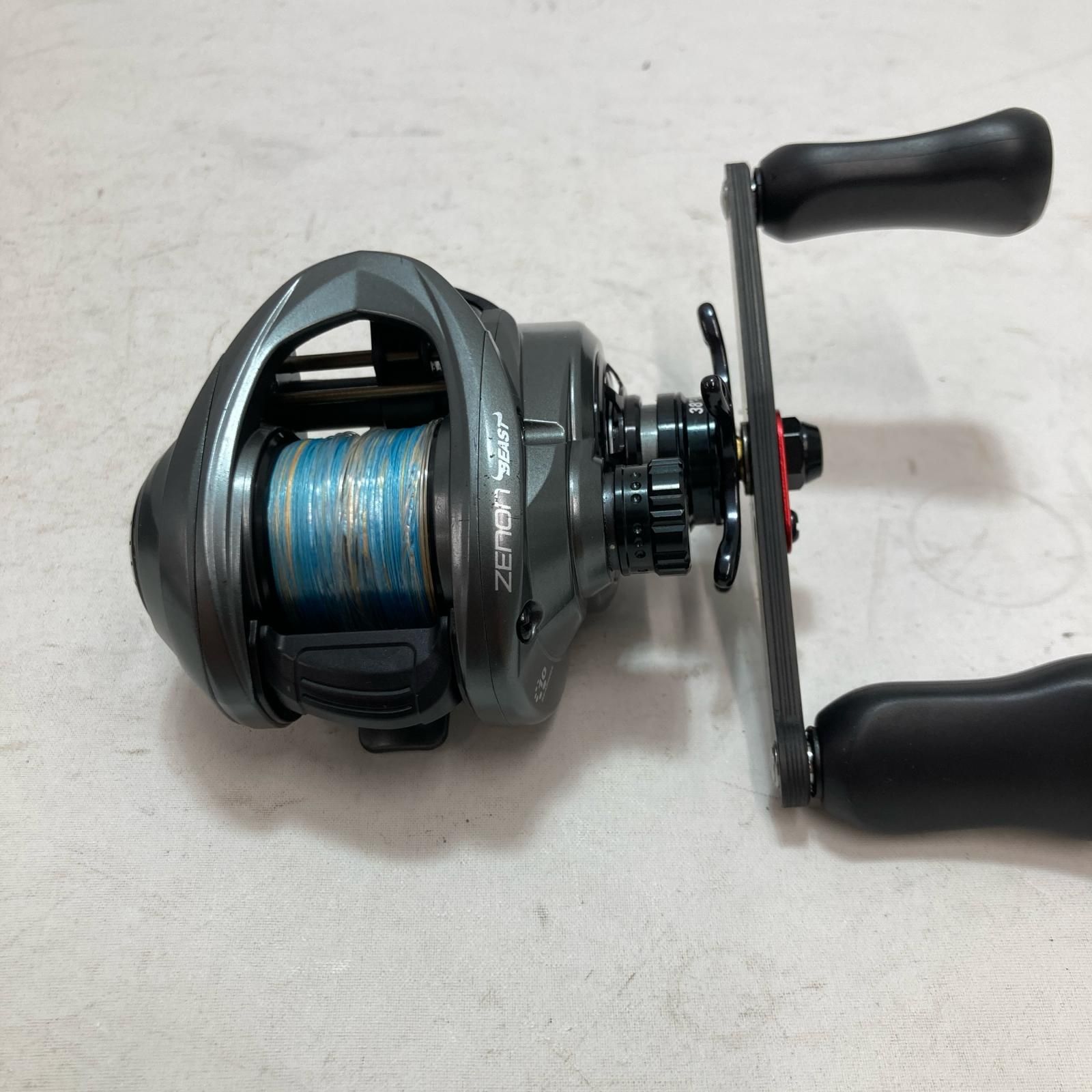 Abu Garcia アブガルシア ベイトリール  ゼノン BEAST9 ケース付 アブガルシア ベイトリール ZENON（ゼノン） BEAST9 (右ハンドル
