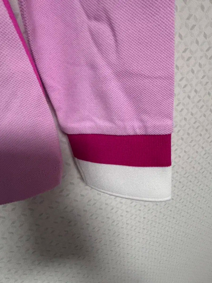 襟付きTシャツ