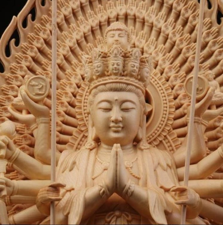 上品/綺麗 仏教美術 精密彫刻 仏像 手彫り 八角台座 桧木製 千手