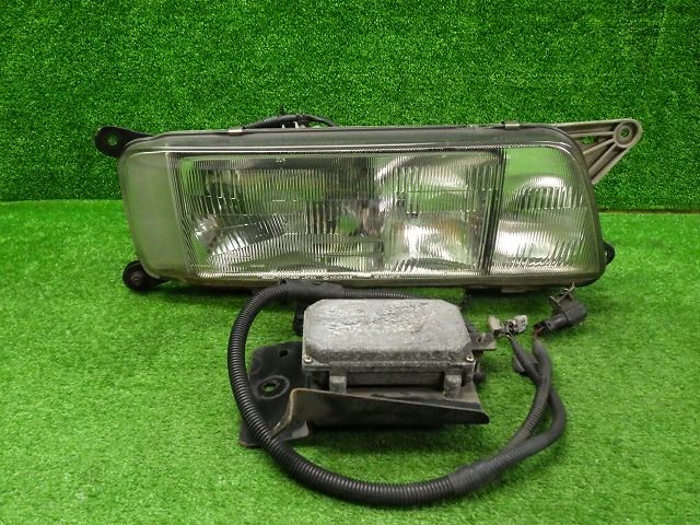 ギガ 右ヘッドライト HID イスズ 100-21683 バラスト付 250726139