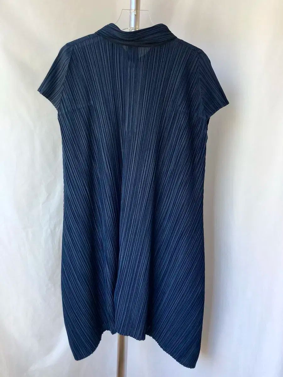 プリーツプリーズ　ISSEY MIYAKE　半袖ブラウス　水色　Size3 プリーツプリーズ 半袖 水色 3 ほぼ新品) ISSEY MIYAKE(イッセイミヤケ