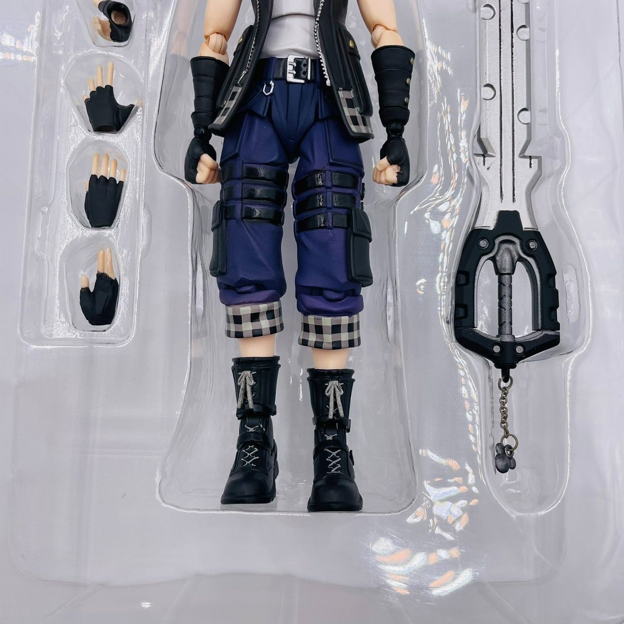 【新品】キングダムハーツ　ブリングアーツ　リク　BRING ARTS RIKU Amazon | KINGDOM HEARTS III BRING ARTS リク Version 2 PVC製 塗装