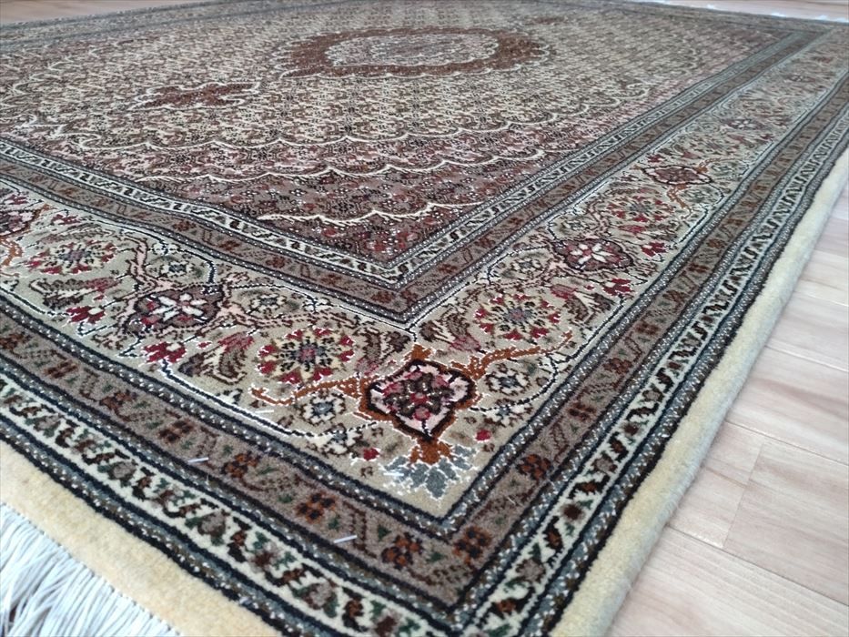自由ヶ丘店8月催事目玉品】ペルシャ絨毯 タブリーズ産 マヒ