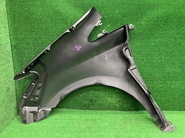 プリウスα ZVW41W 右フロントフェンダー S 5人 53801-47060 1G3 - メルカリ 