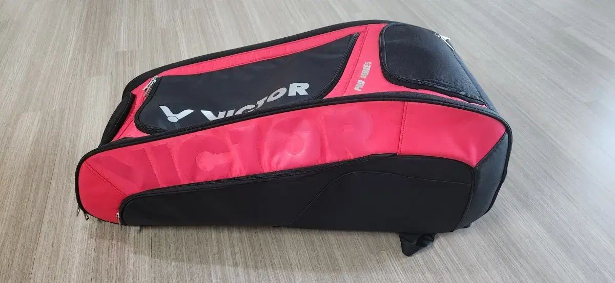 新作登場，SALE バドミントン ラケット バッグ バックパック VICTOR