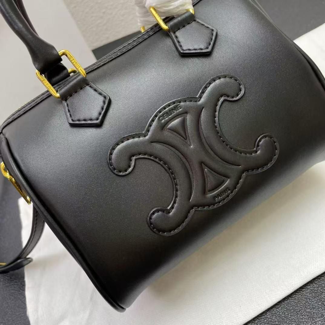 ★CELINE★ ショルダー バッグ セリーヌ ショルダーバッグ トリオンフ ヴィクトワール バッグ