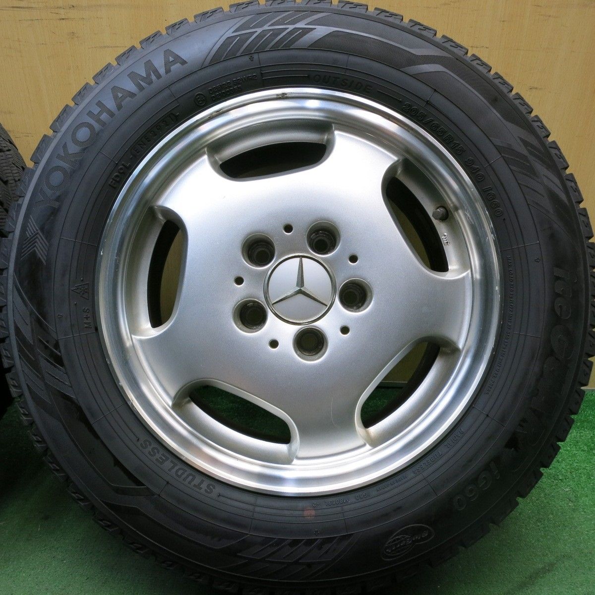 バリ溝 21年 9.5分 ベンツ 純正 タイプ 205 65R15 スタッドレス ヨコハマ アイスガード iG60 社外 アルミ 15インチ PCD112 5H 5092710HAス