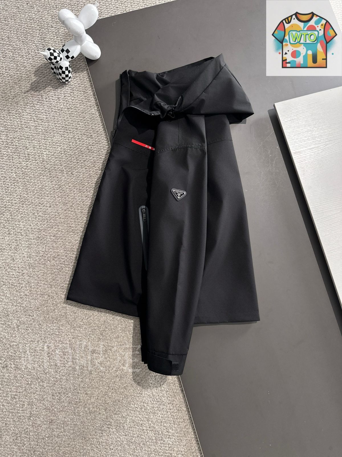 極美品 PRADA プラダ 軽量◎ ライトダウン フード パーカー ブラック 今日特価】Prada 2025 Hooded Jacket プラダパーカー - メルカリ