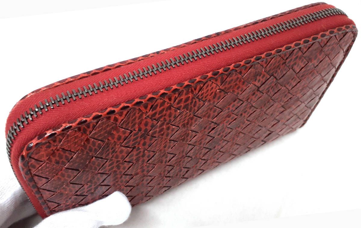 BOTTEGA VENFTA ボッテガヴェネタ長財布　パイソン　イントレチャート ボッテガヴェネタ 長財布 ラウンドファスナー パイソン 蛇革