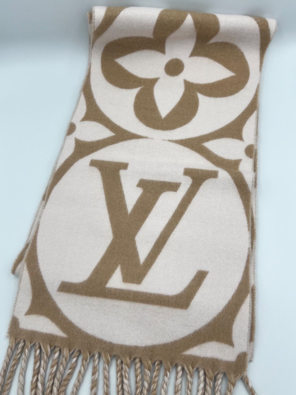 ルイヴィトン マフラー lv メダリオン M79213 - メルカリ