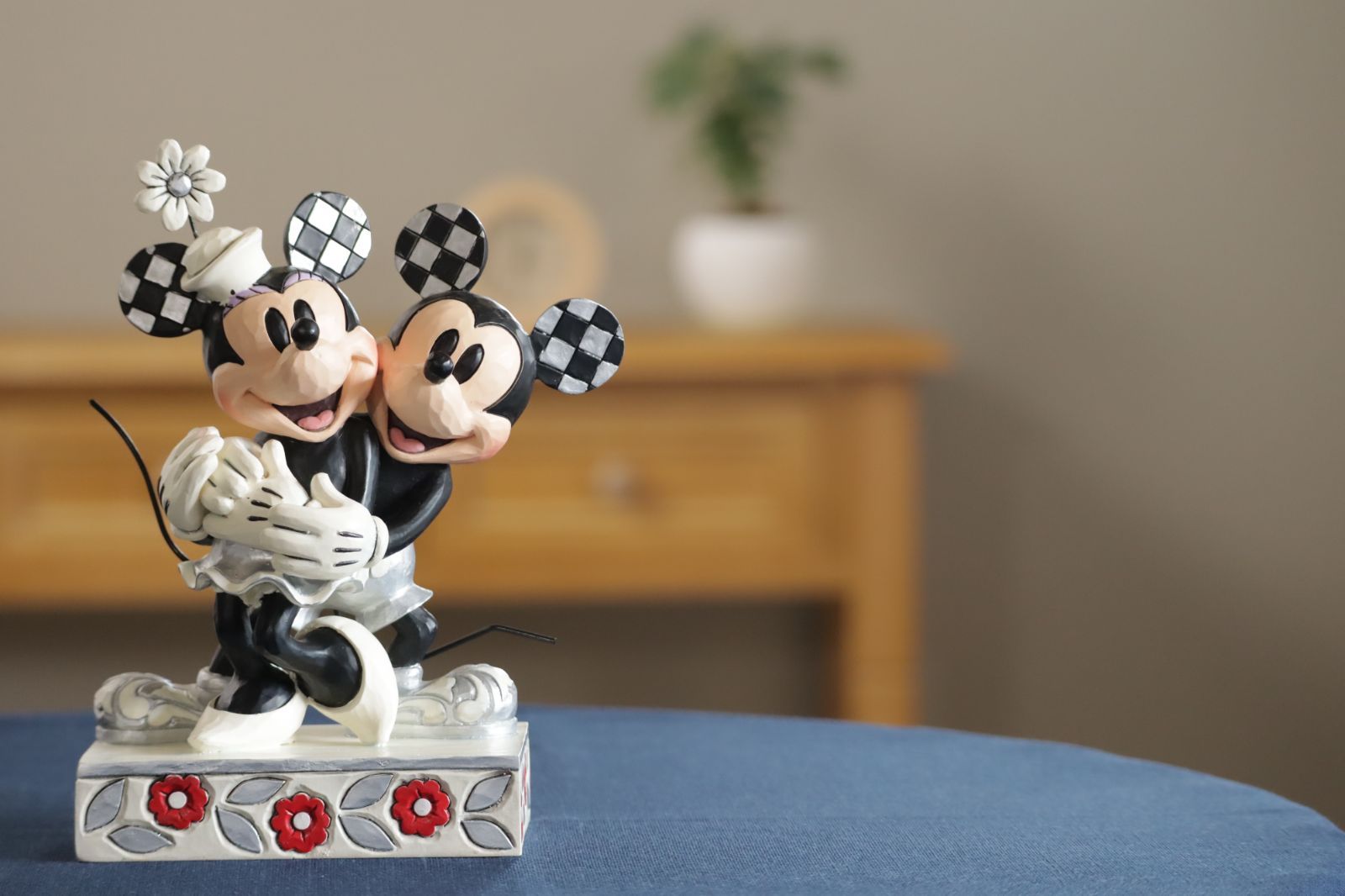 ディズニー100周年記念フィギュア 『ミニー＆ミッキー』 ミッキー