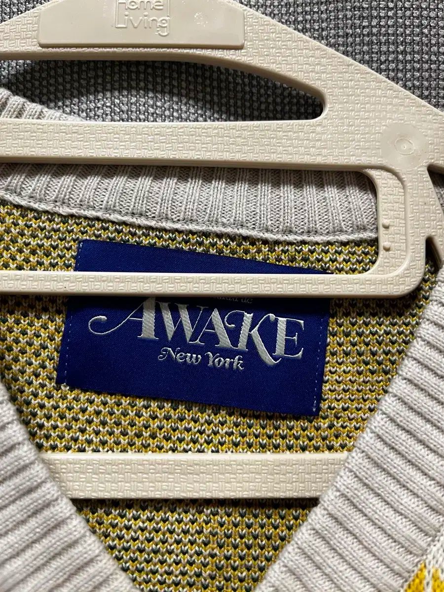 送料無料 店舗 L AWAKE NY チューリップ ベスト - メルカリ トップス