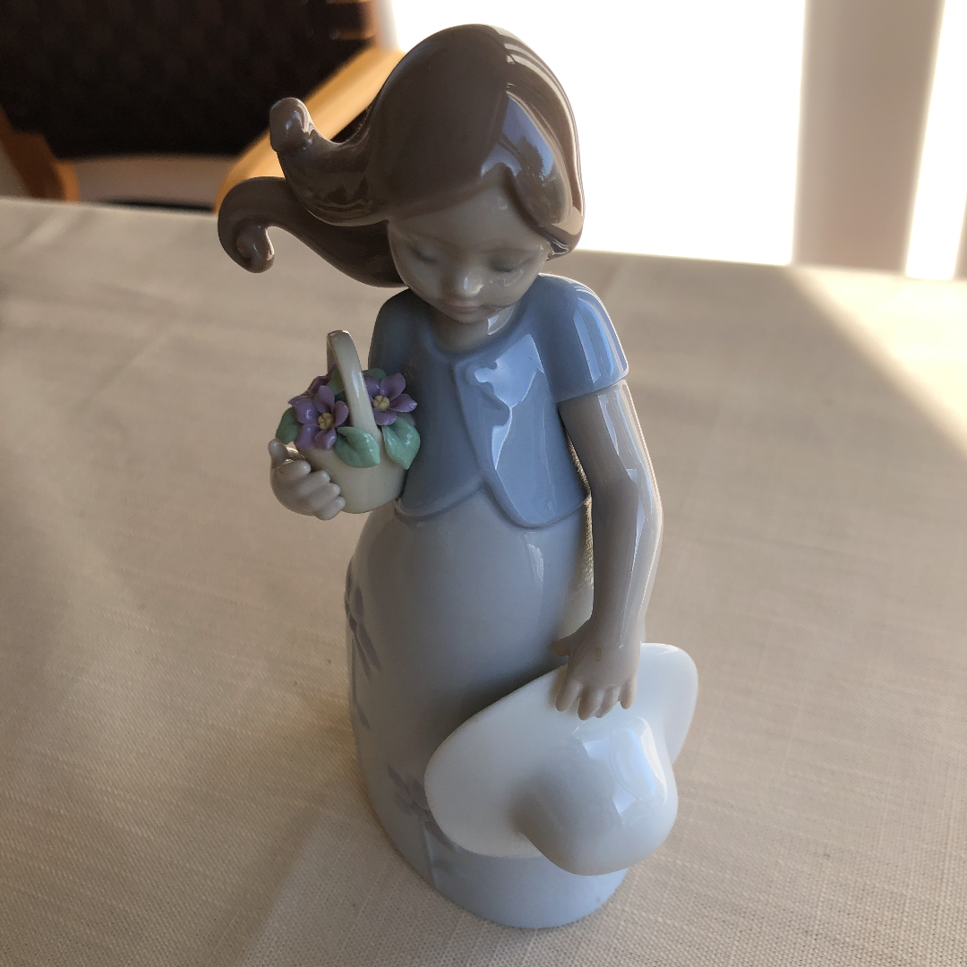 LLADRO リヤドロ バラ色の服を着た少女 リトルローズ 置物 - 通販