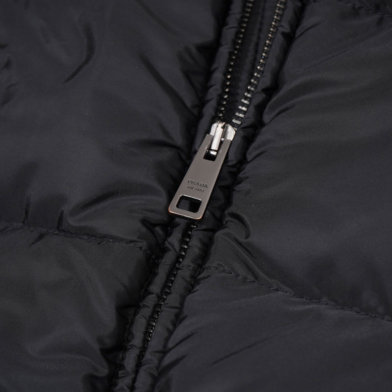 PRADA プラダ ダウンジャケット BLACK SGY091 - メルカリ