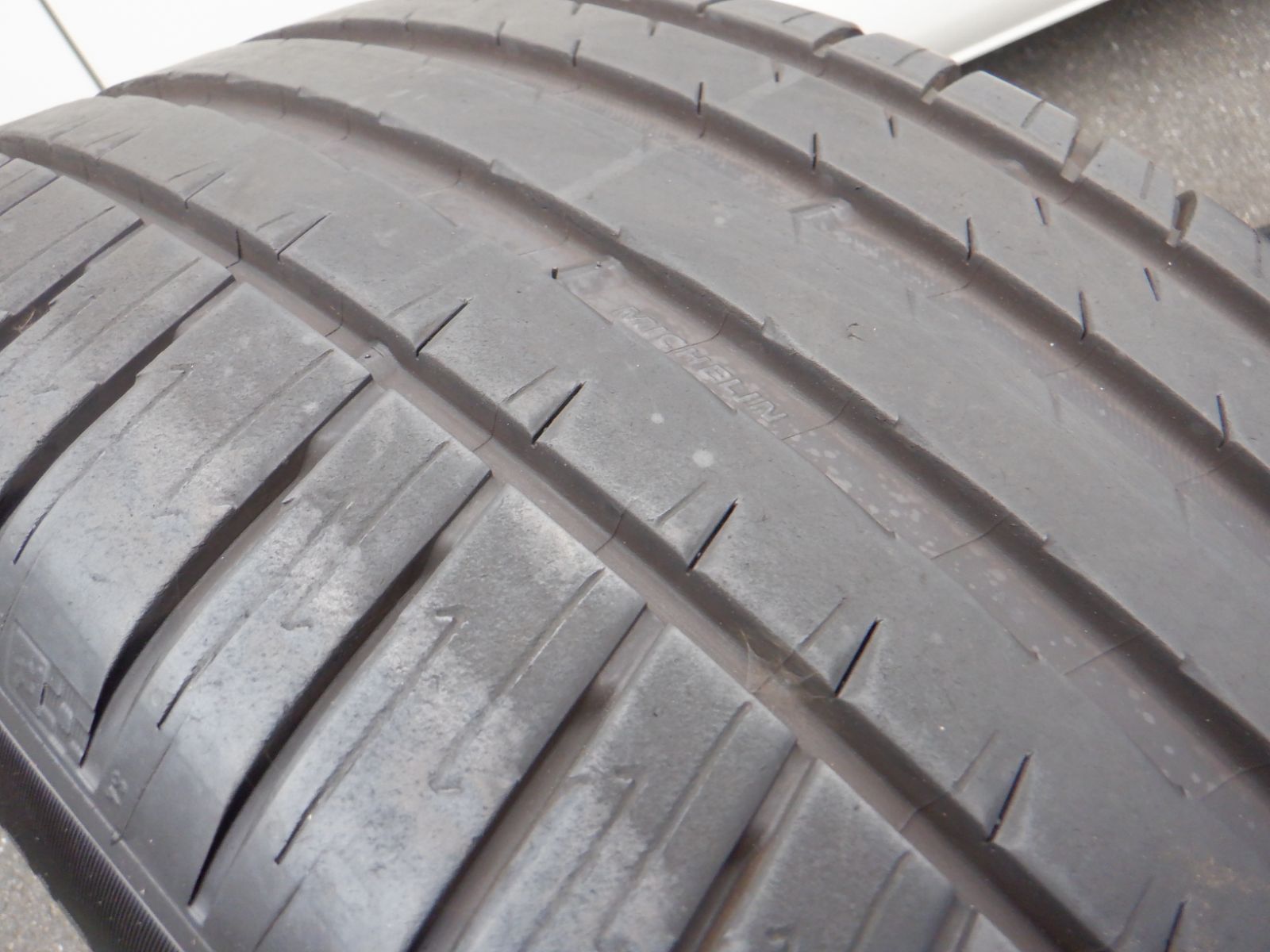 マカン アウトランダー等に