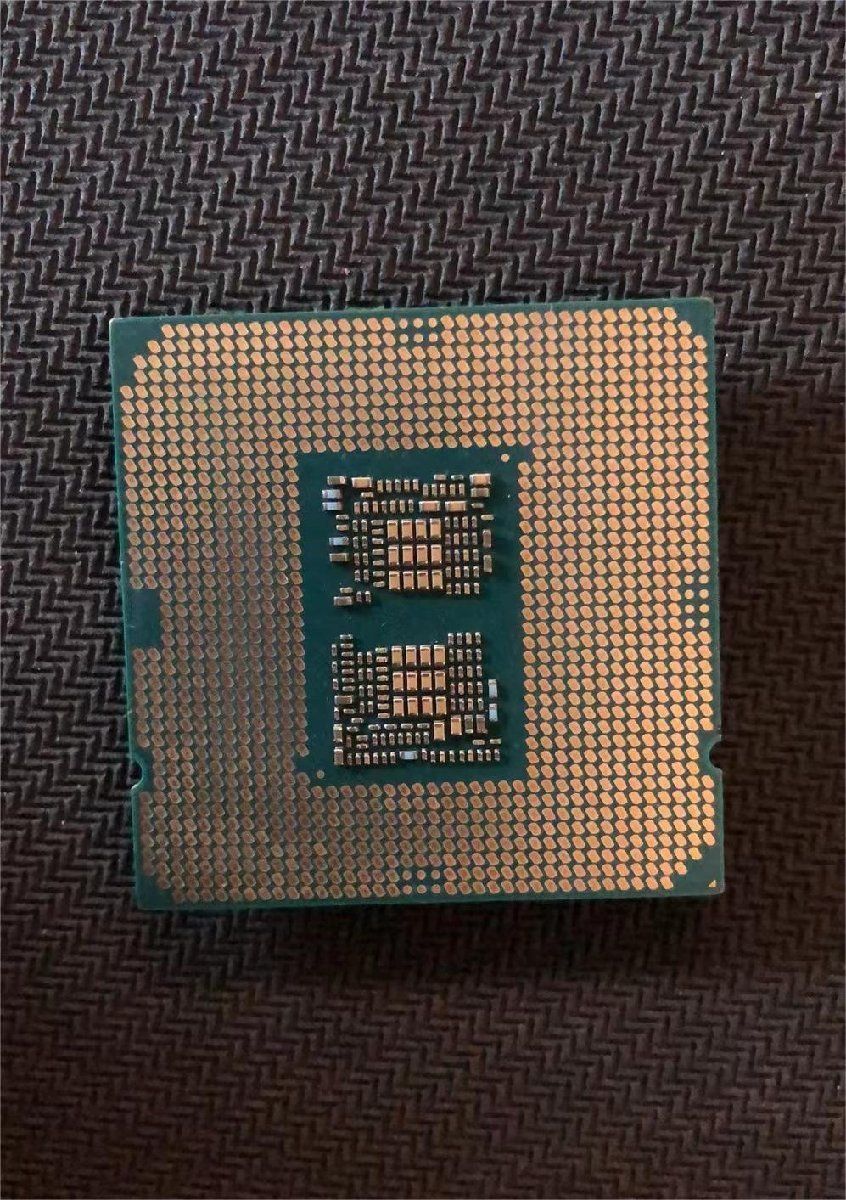 CPU インテルIntel Core I9-10900K プロセッサー 中古 動作未確認