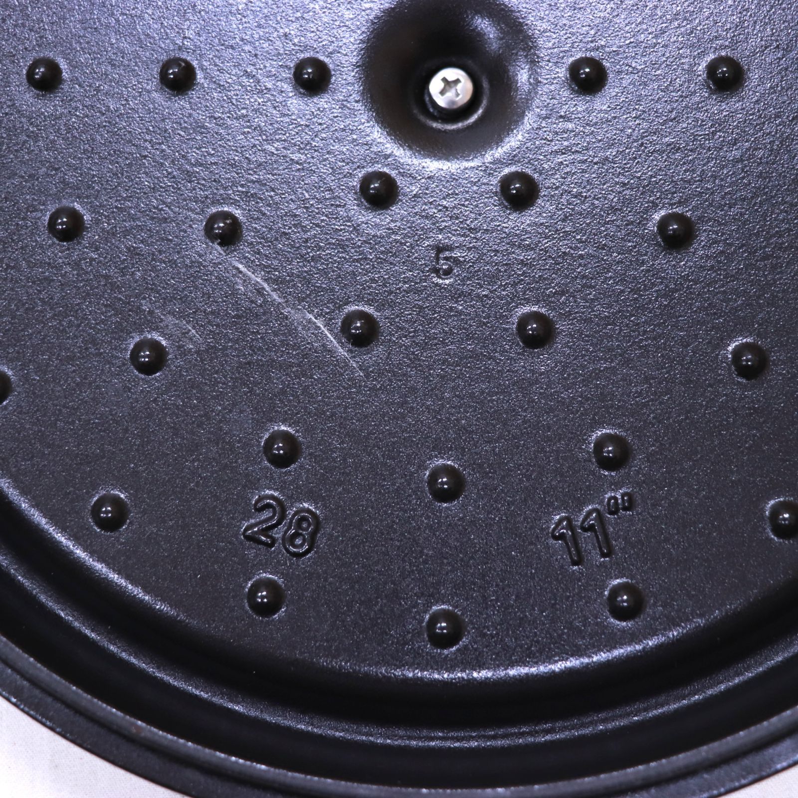 STAUB LA COCOTTE 両手鍋 29センチ 黒 Amazon.com: Staub La Cocotte Round 40509-476 Pico Cocotte Round