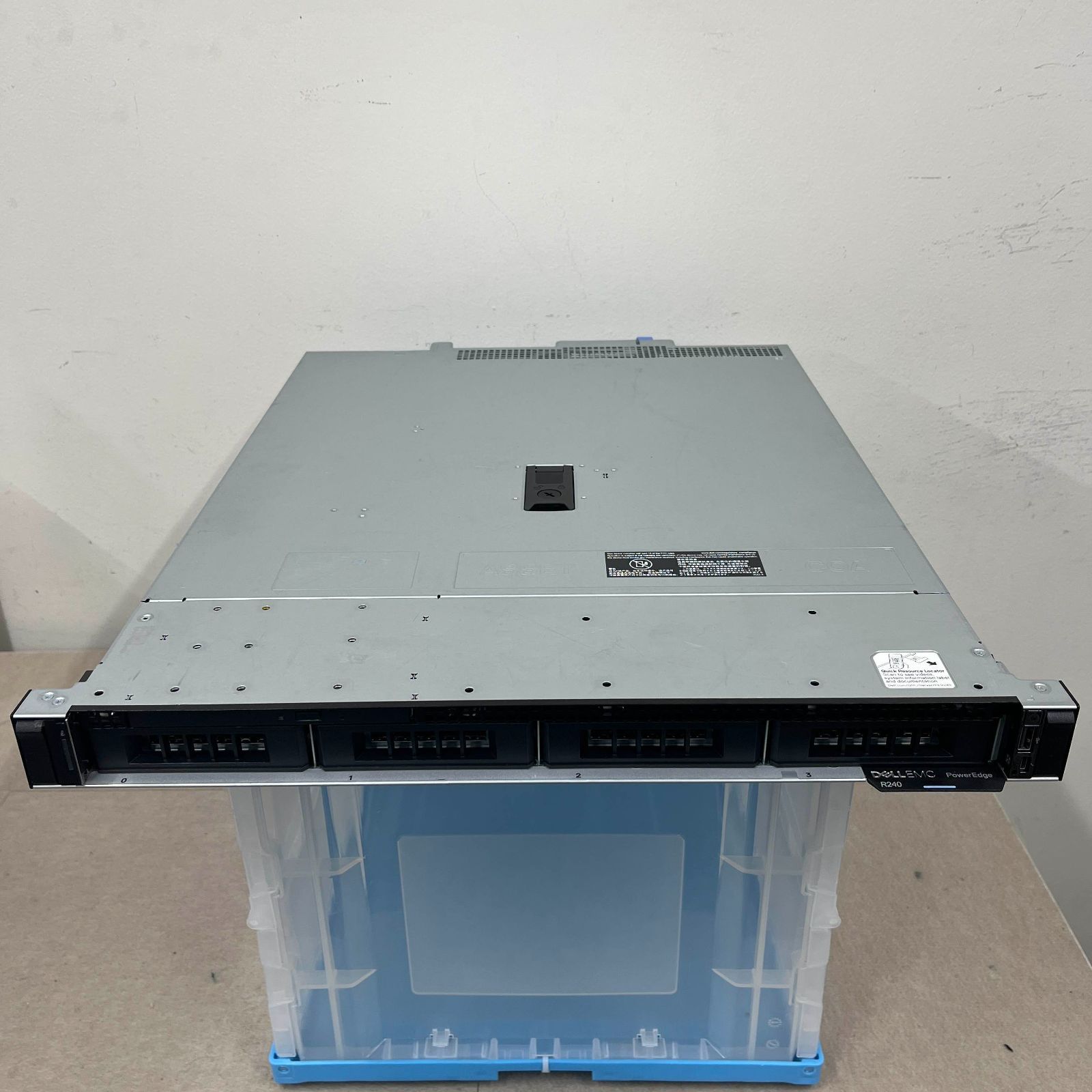 DELL PowerEdge R240 |Xeon E-2126G 6コア|DDR4 16GB|PERC H330|HDD SATA 1TB×2|iDRAC9|WinSV2025評価版