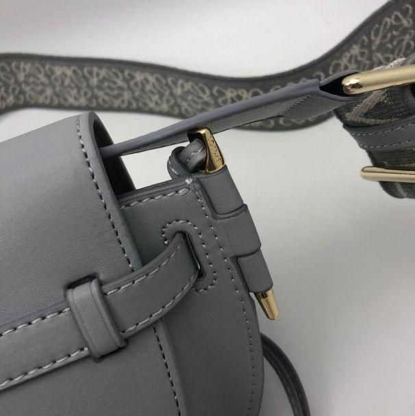 LOEWE ロエベ タン ゲート ショルダーバッグ - メルカリ