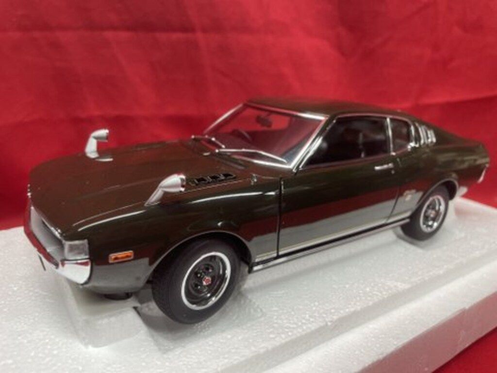 AUTOart 1|18 オートアート コンポジットモデル トヨタ セリカ リフトバック 2000GT RA25 1973 モスグリーン