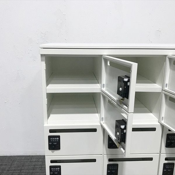 18人用パーソナルロッカー 3列6段 天板付 鍵付き ダイヤル式 チトセ ホワイト MARWIL-DEMENAGEMENTS_CH
