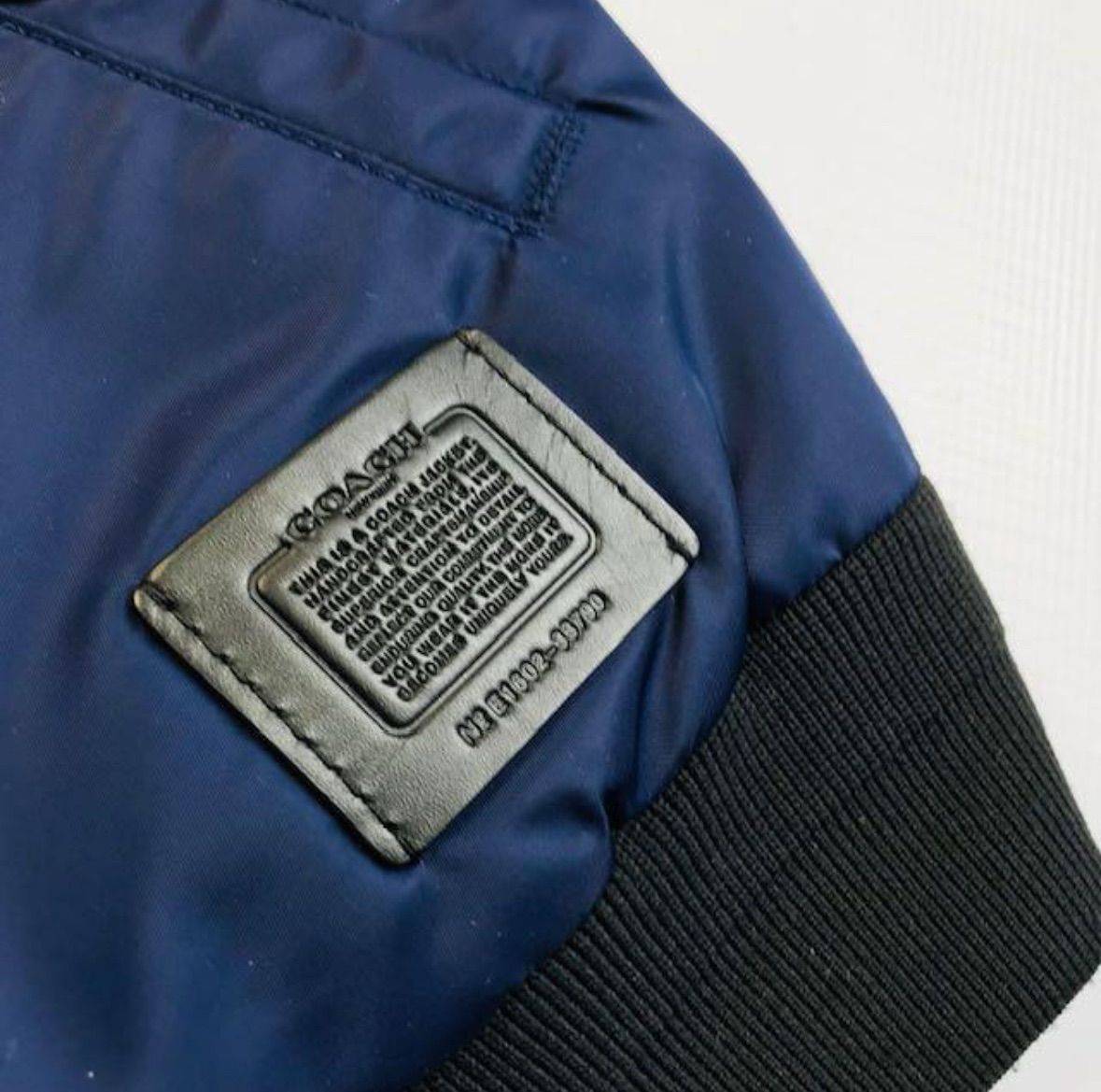 新品同様☆COACH・コーチ メンズ シャイニーナイロン ワッペン付き