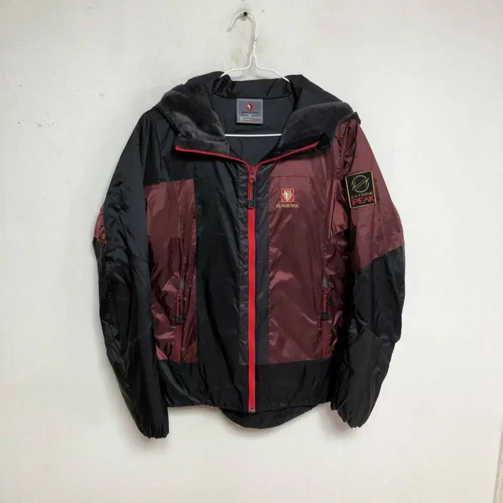 ✨美品✨BLACK YAK ブラック ヤク フードベスト ジャケット 最強ダウン BLACK YAK ブラックヤク extreme PEAKの通販 by