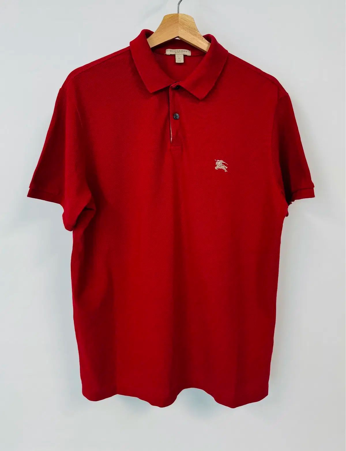 【雷市場（ポンジャン）商品韓国直送】BURBERRY BURBERRY(バーバリー ) レッド ピケTシャツ