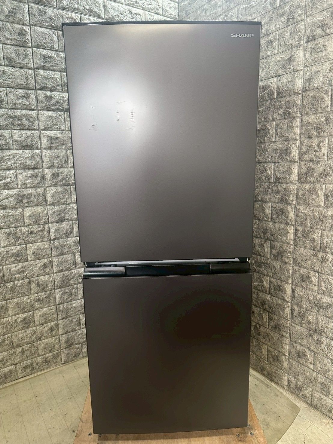 【高年式】大阪送料無料★3か月保障★2024年★SJ-D15K-H★IR-889 高年式】大阪送料無料☆3か月保障付き☆冷蔵庫☆シャープ☆2ドア☆2024