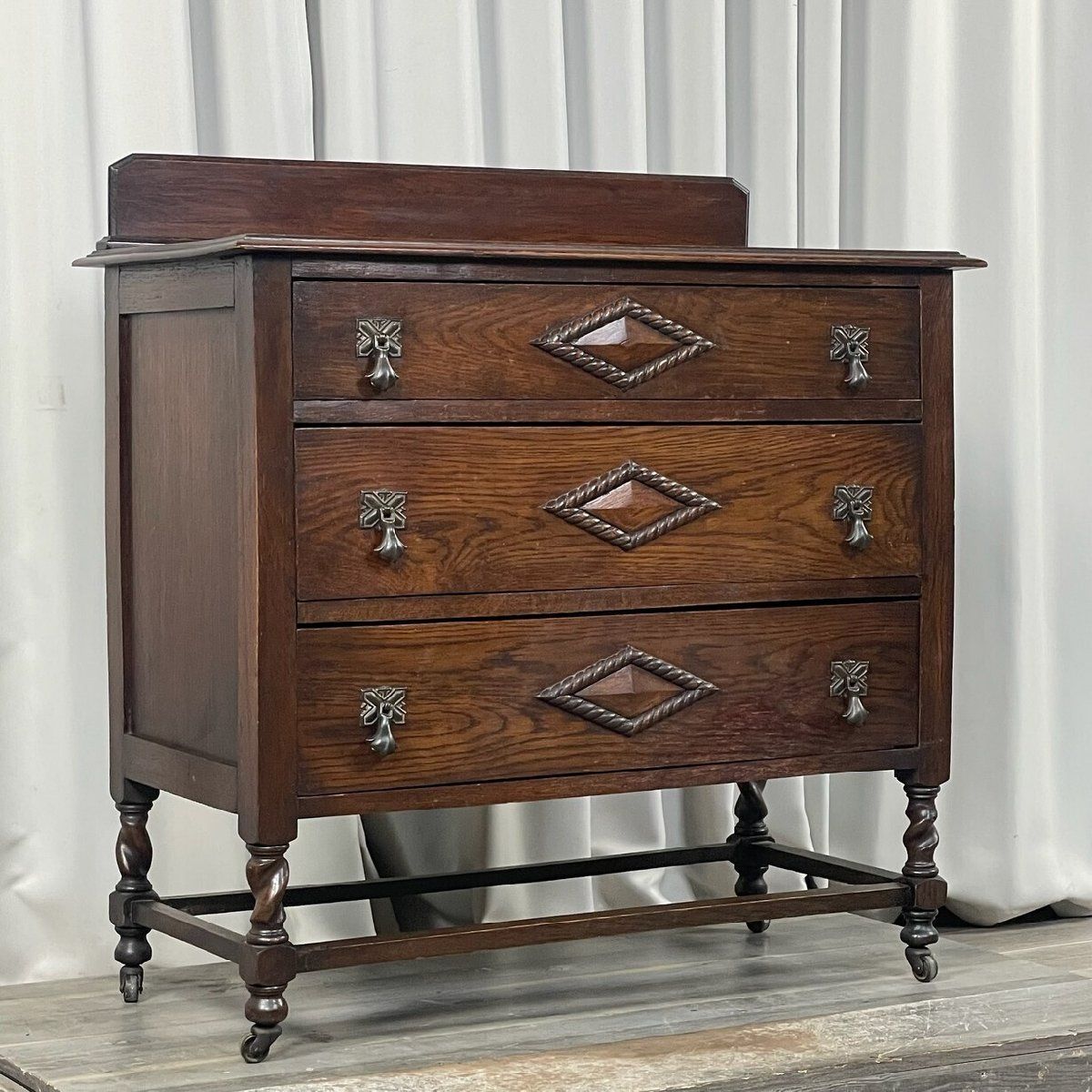 GT86 クラシック 英国 オーク材 3段 チェスト キャスター 付 サイドボード アンティーク ブリティッシュ 神奈川県秦野市 A3