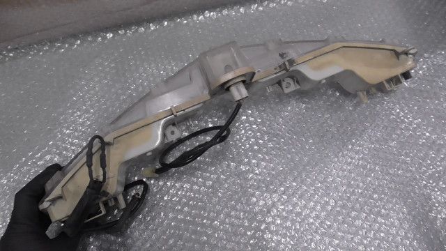 の テールランプ