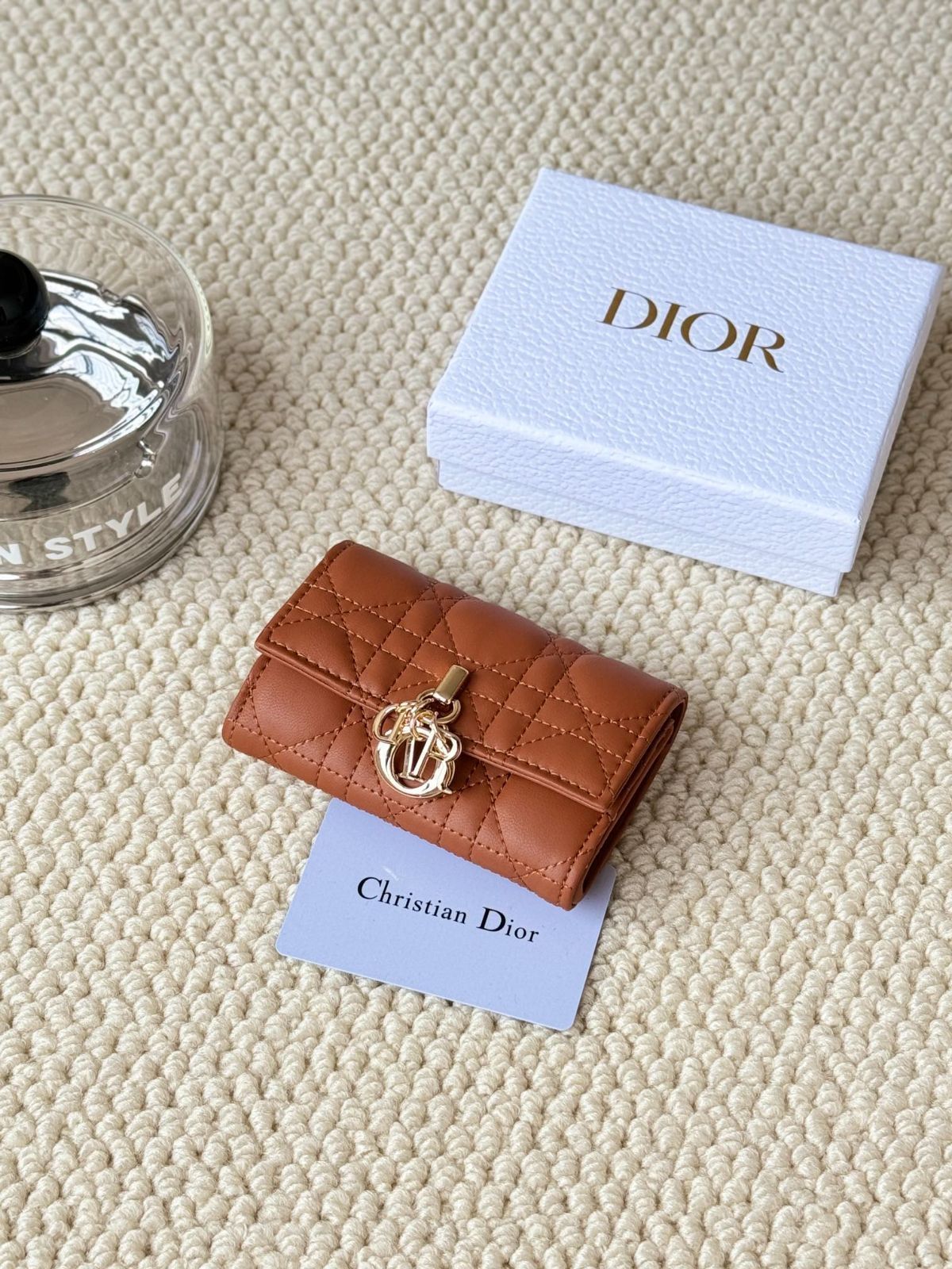 【可愛いチャームつき】My Dior Glycine ウォレット ピンク ピンクで可愛らしい♪】DIOR☆My Dior Glycine ウォレット (Dior