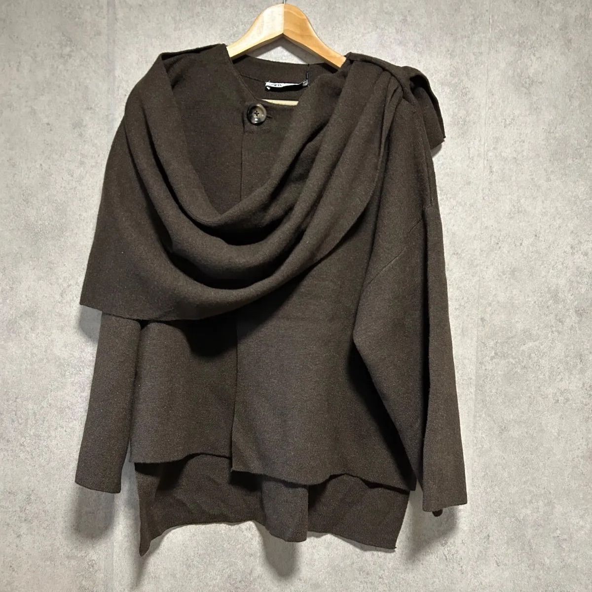 ZARA】スカーフ付きショートニットコート - メルカリ