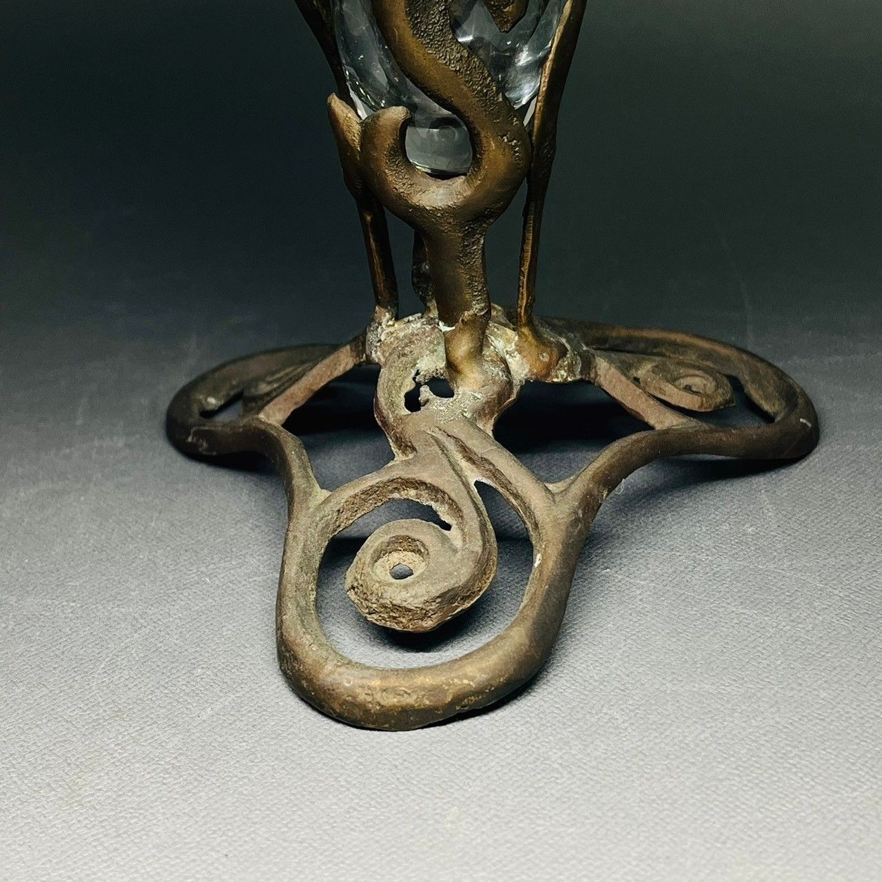 アール・ヌーヴォー様式の花瓶 アンティーク 飾物 時代物 オシャレ  