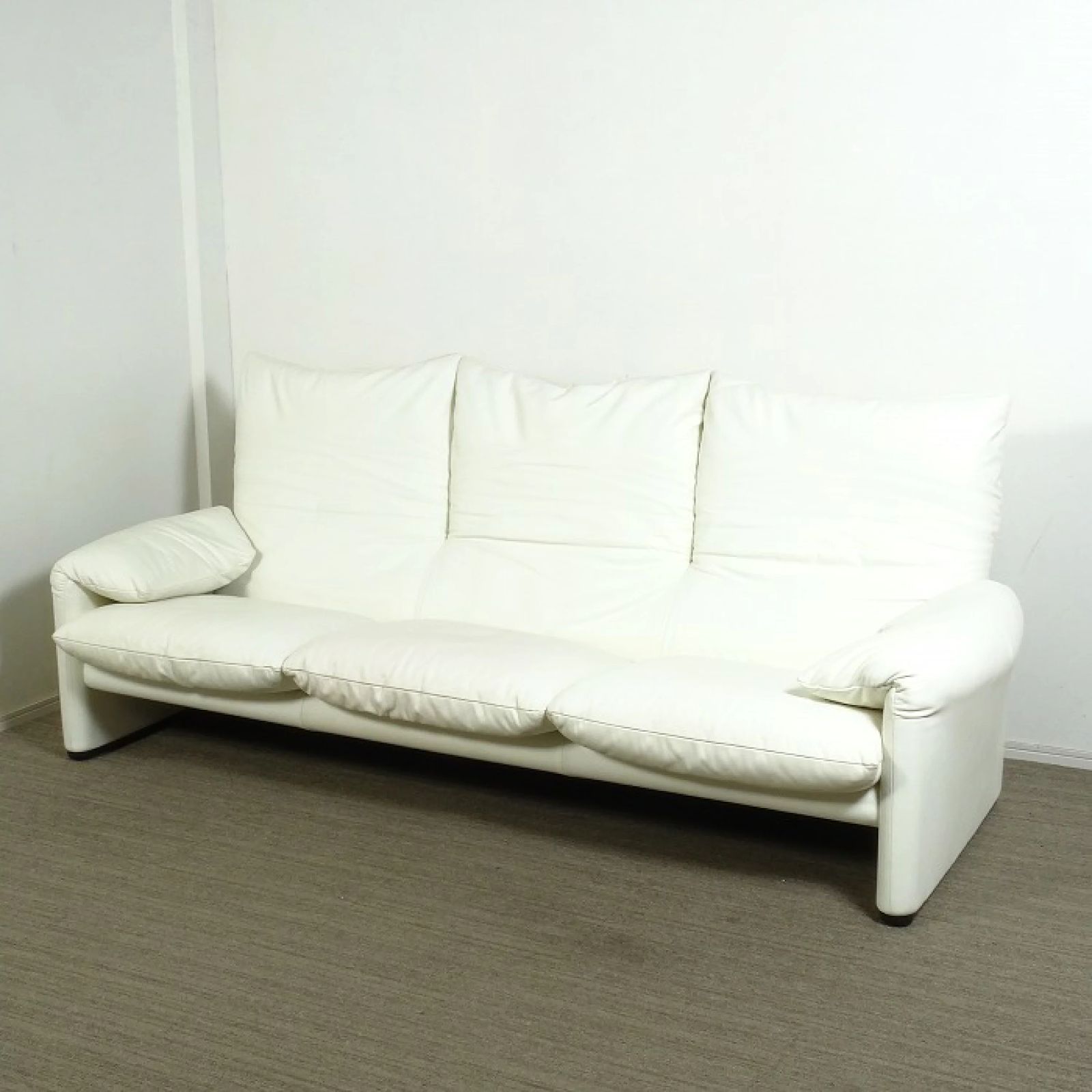 まとめ買いでお得 ◾︎SELUNO◾︎ 【展示良品】Cassina カッシーナ 675 MARALUNGA 2人掛け・3人掛けソファ