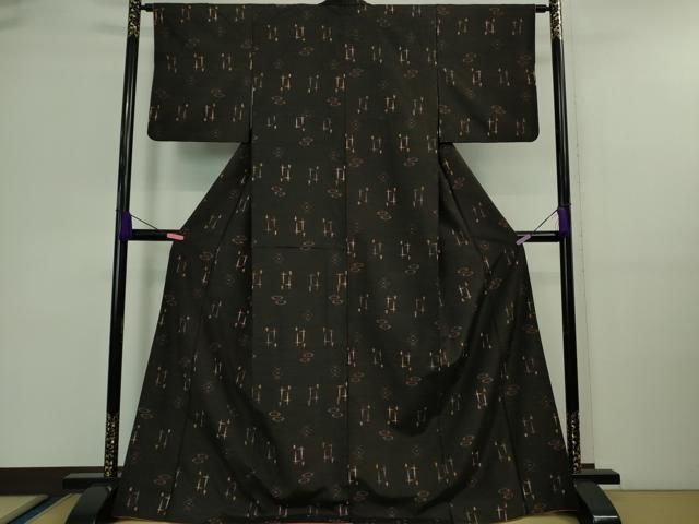 平和屋着物 上 国指定重要無形文化財 本場久米島紬 手織 DZAA9662kh5