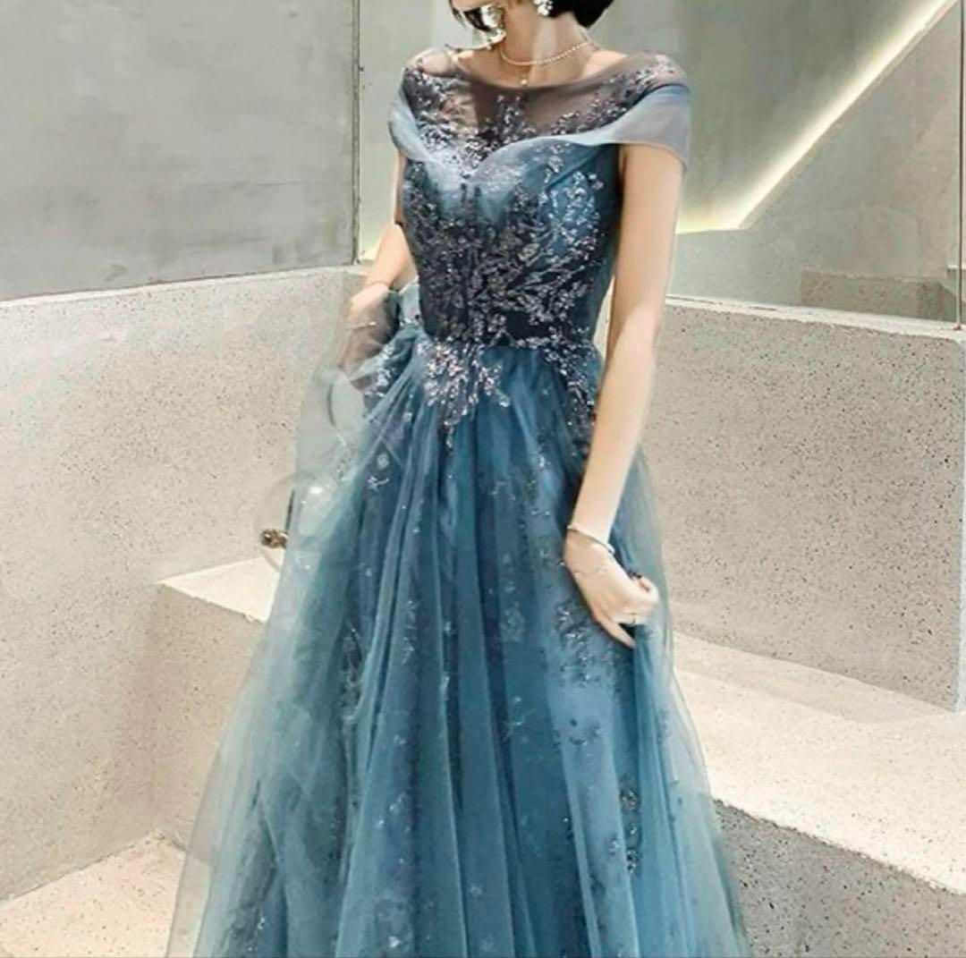 小花柄のデザインが煌びやかで可愛いオフショルイブニングドレス 小花柄のデザインが煌びやかで可愛いオフショルイブニングドレス