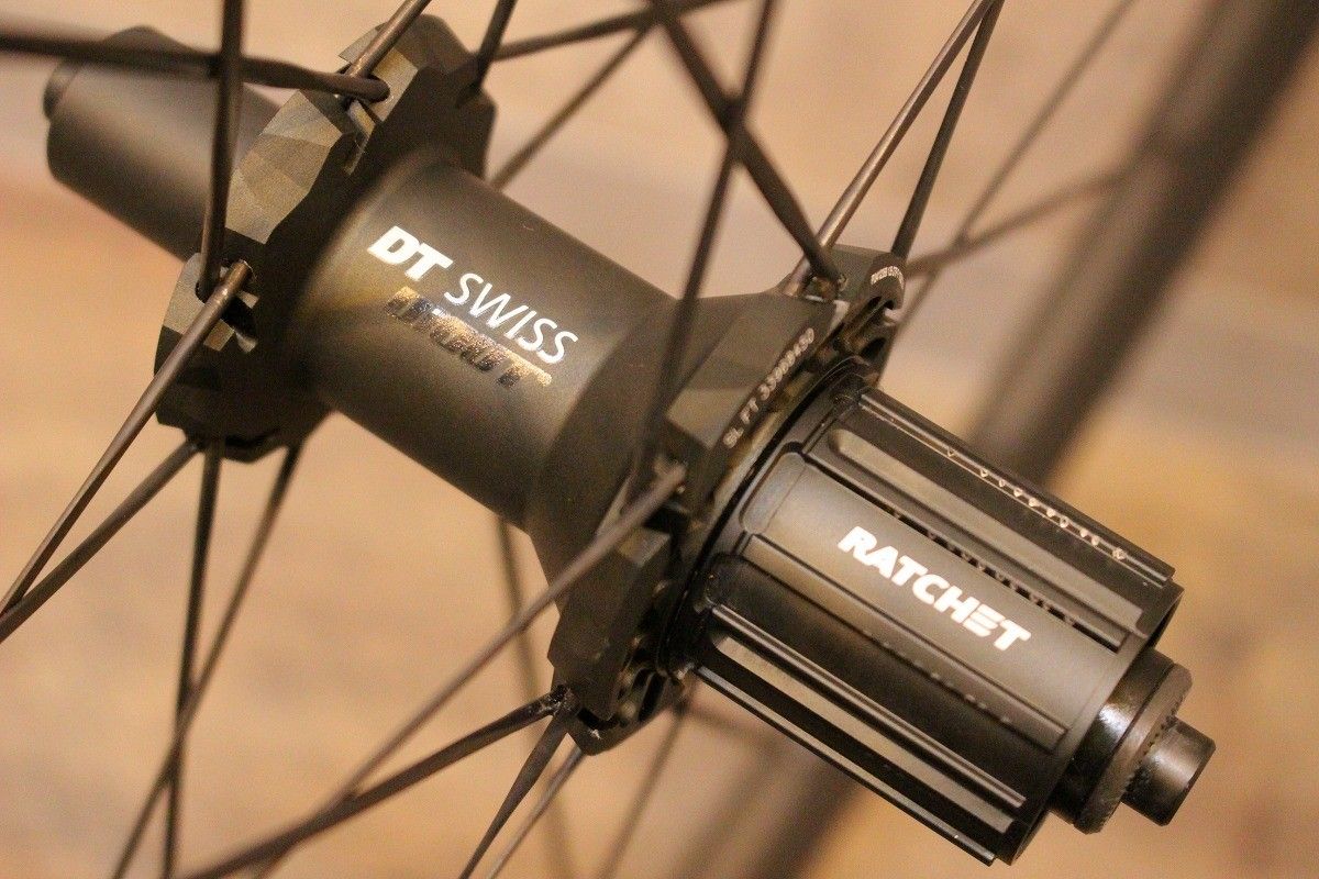 美品　DT Swiss　PR1400 ホイール タイヤ付き 美品 DT SWISS PR1400 ダイカット DICUT OXIC 32mm クリンチャー