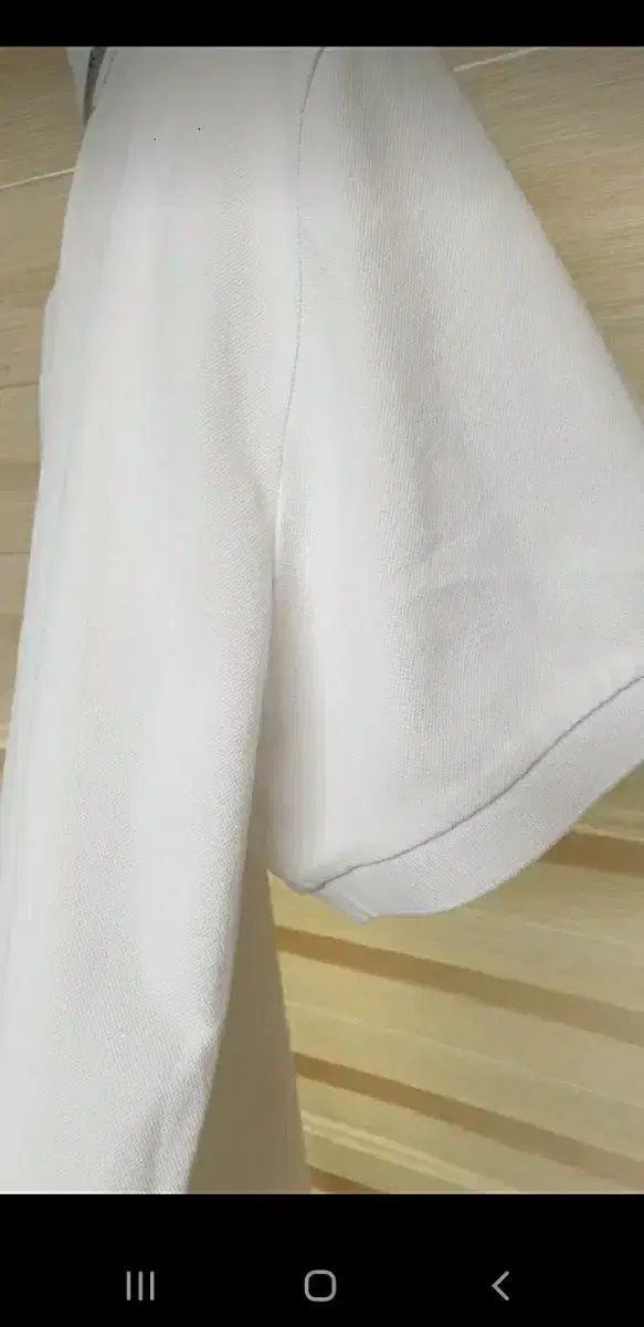 T シャツラージ