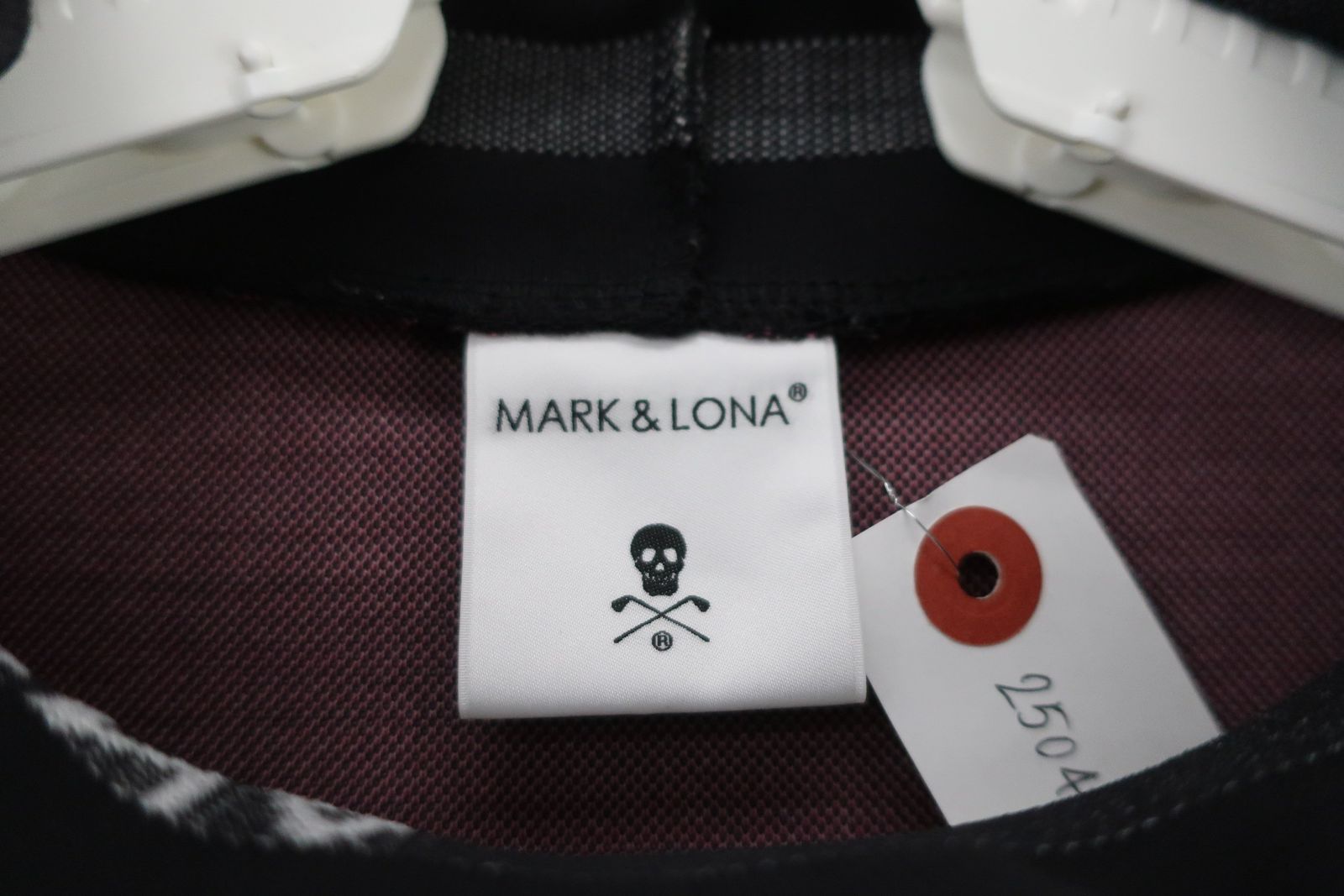 美品】MARK&LONA(マークアンドロナ) 半袖モックネックシャツ 黒ピンク