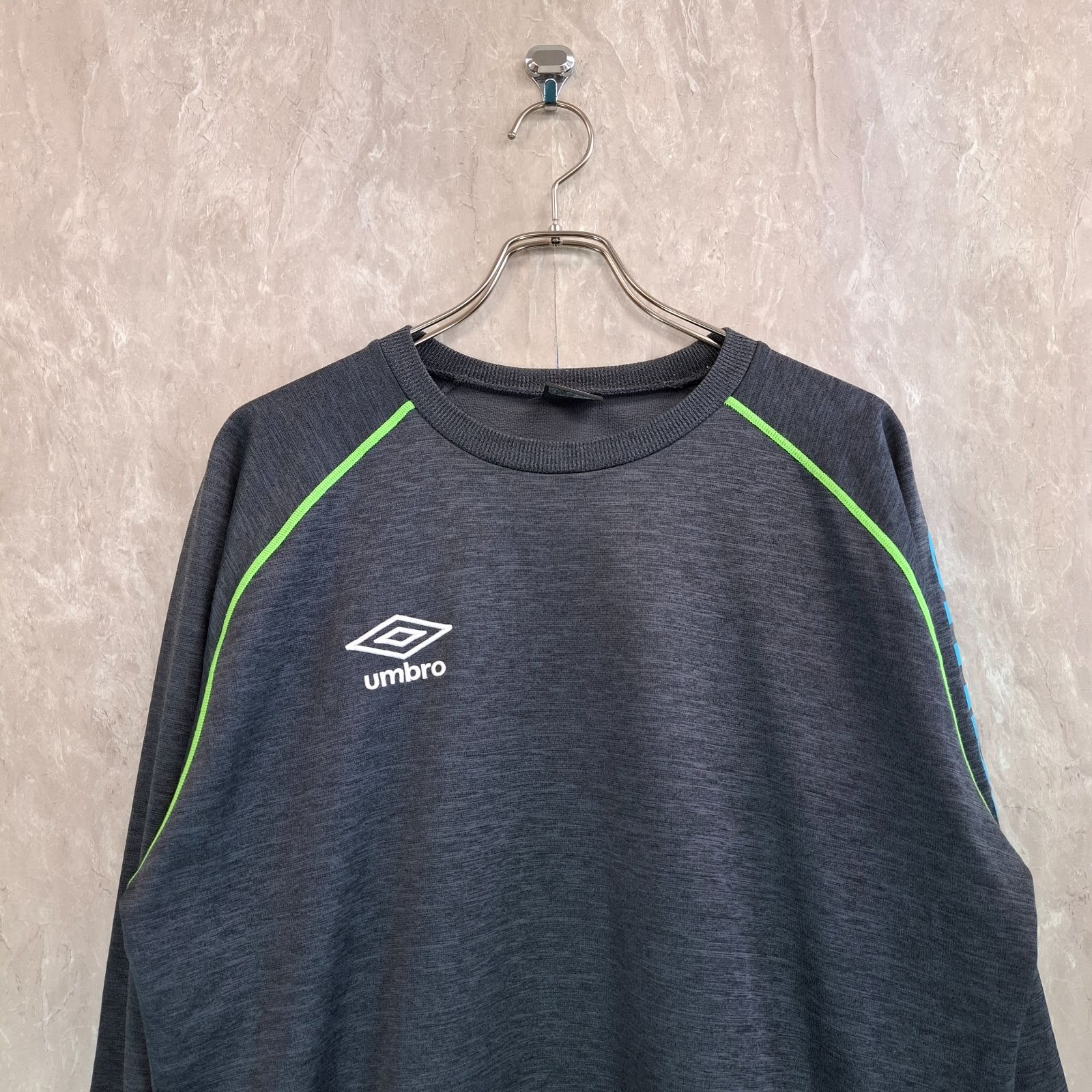 umbro アンブロ 配色ライン 袖ロゴプリント ブランドロゴ刺繍 裏