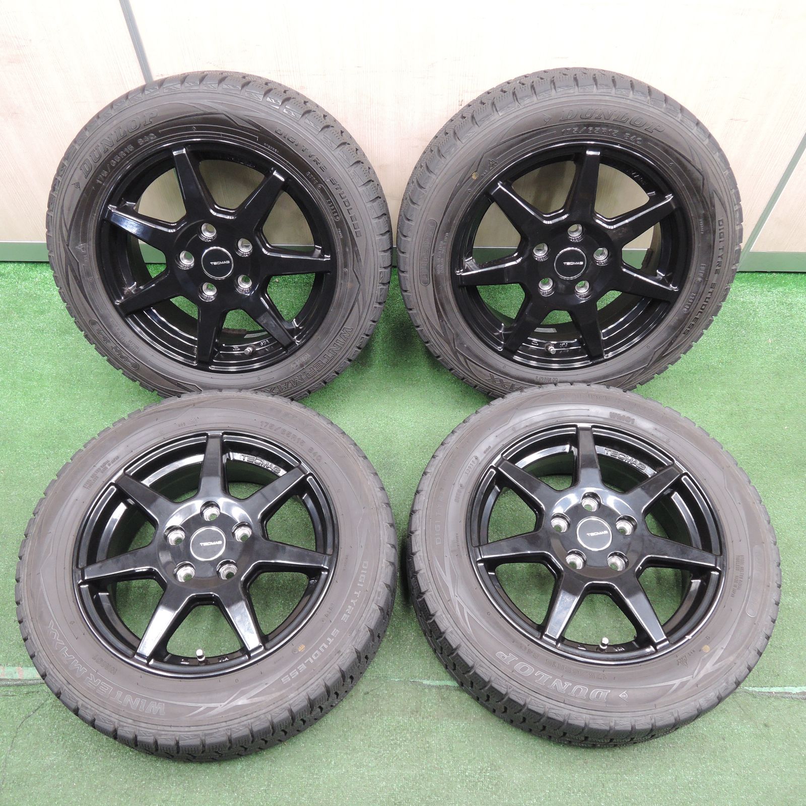 送料無料*バリ溝！9分☆BMW等 TECMAG 175/65R15 スタッドレス 
