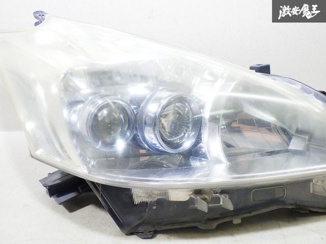 プリウスα　ZVW40W　ZVW41W　前期左右はヘッドライト heyheyhey1107_toy-prius-zvw40-0027
