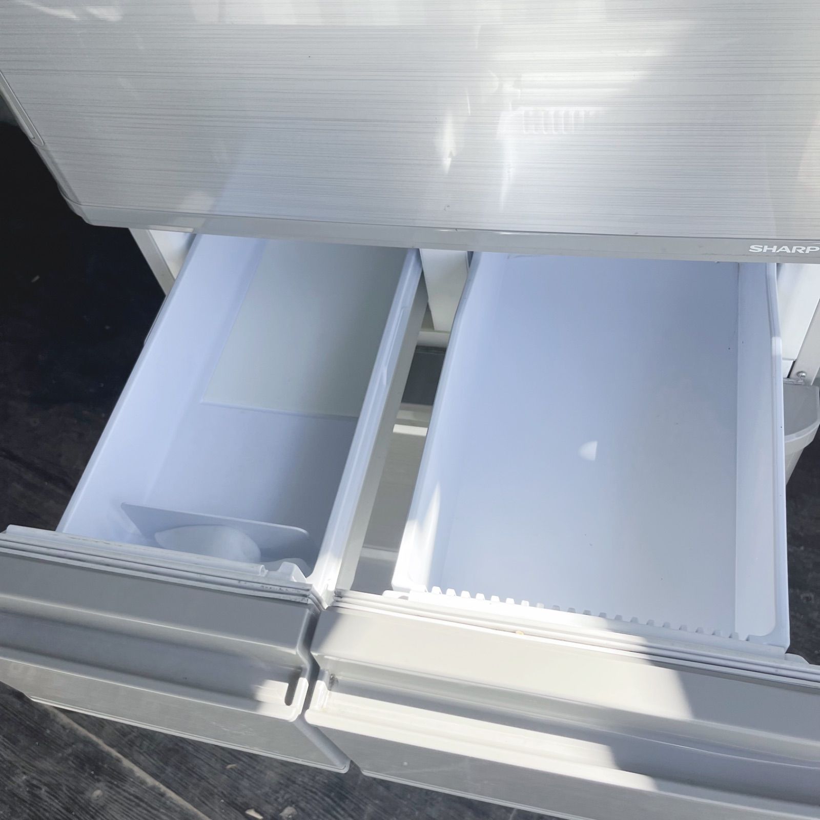 157取付無料！SHARPプラズマクラスター搭載スタイリッシュシルバー大型冷蔵庫 157取付無料！SHARPプラズマクラスター搭載スタイリッシュ