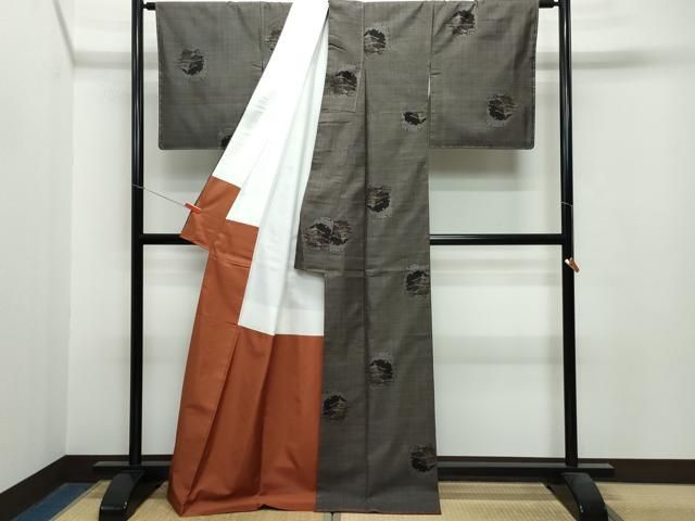 平和屋着物○本場大島紬 9マルキ 泥染め くぼた織物謹製 雪輪風景文