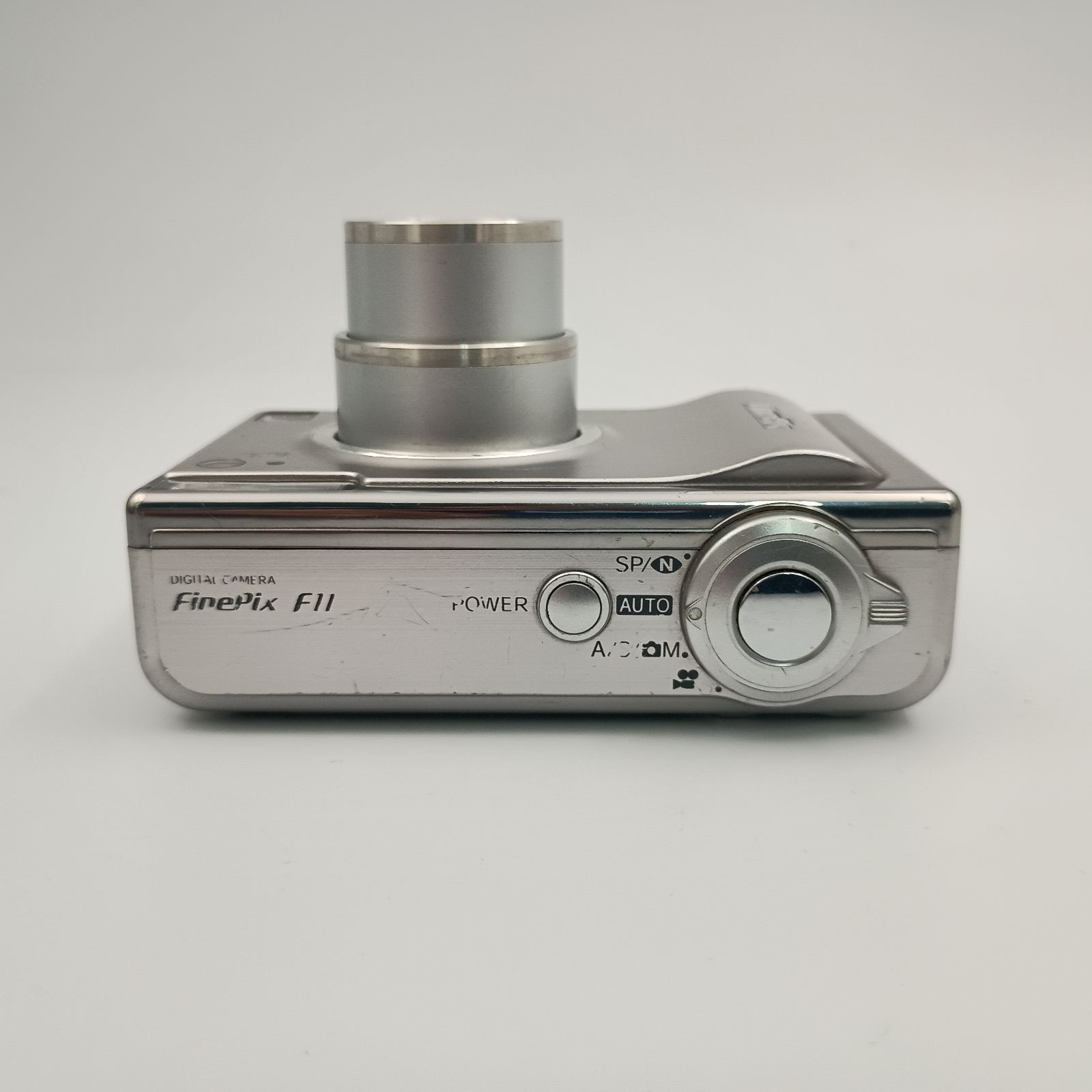 FUJIFILM FINEPIX F11 COMPACT DIGITAL CAMERA SILVER シルバー
