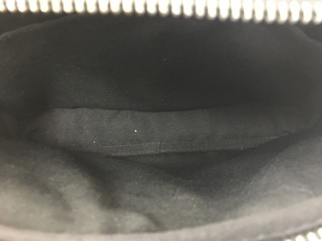 ブラック 44832384