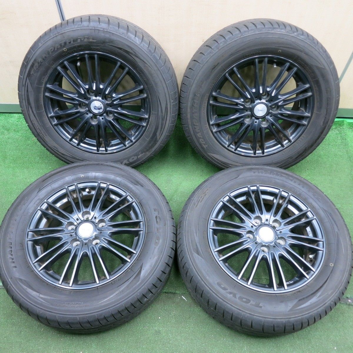 *送料無料* バリ溝！21年！キレイ！9.5分195/65R15 トーヨー トランパス ML VELVA AGUDO ヴェルヴァ 15インチ PCD114.3/5H4062809HAノ